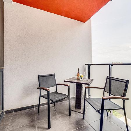 Ari - Ared Luxurious Apartments With Balcony & Free Parking Арад Экстерьер фото