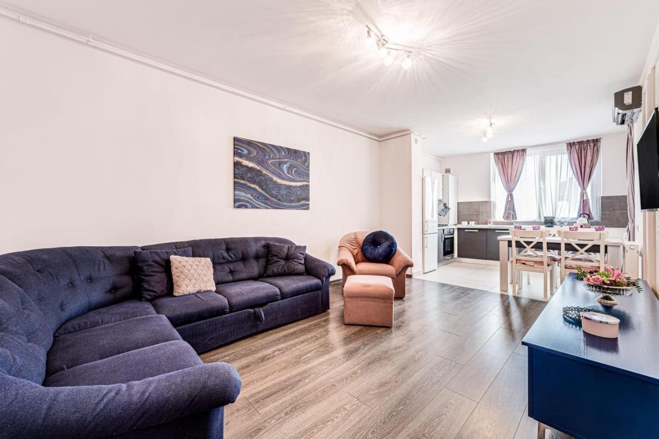 Ari - Ared Luxurious Apartments With Balcony & Free Parking Арад Экстерьер фото