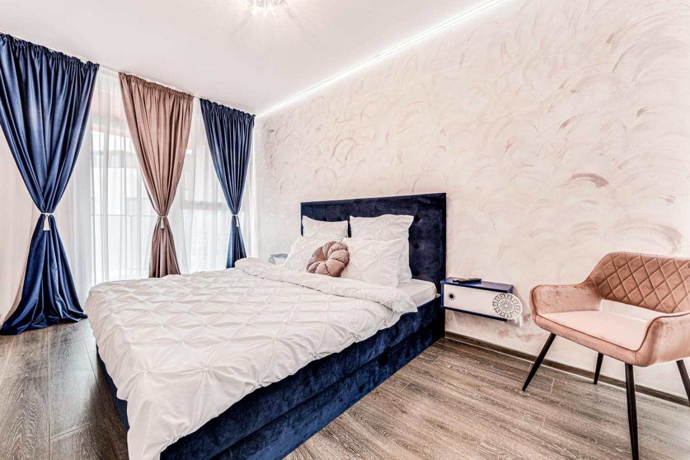 Ari - Ared Luxurious Apartments With Balcony & Free Parking Арад Экстерьер фото