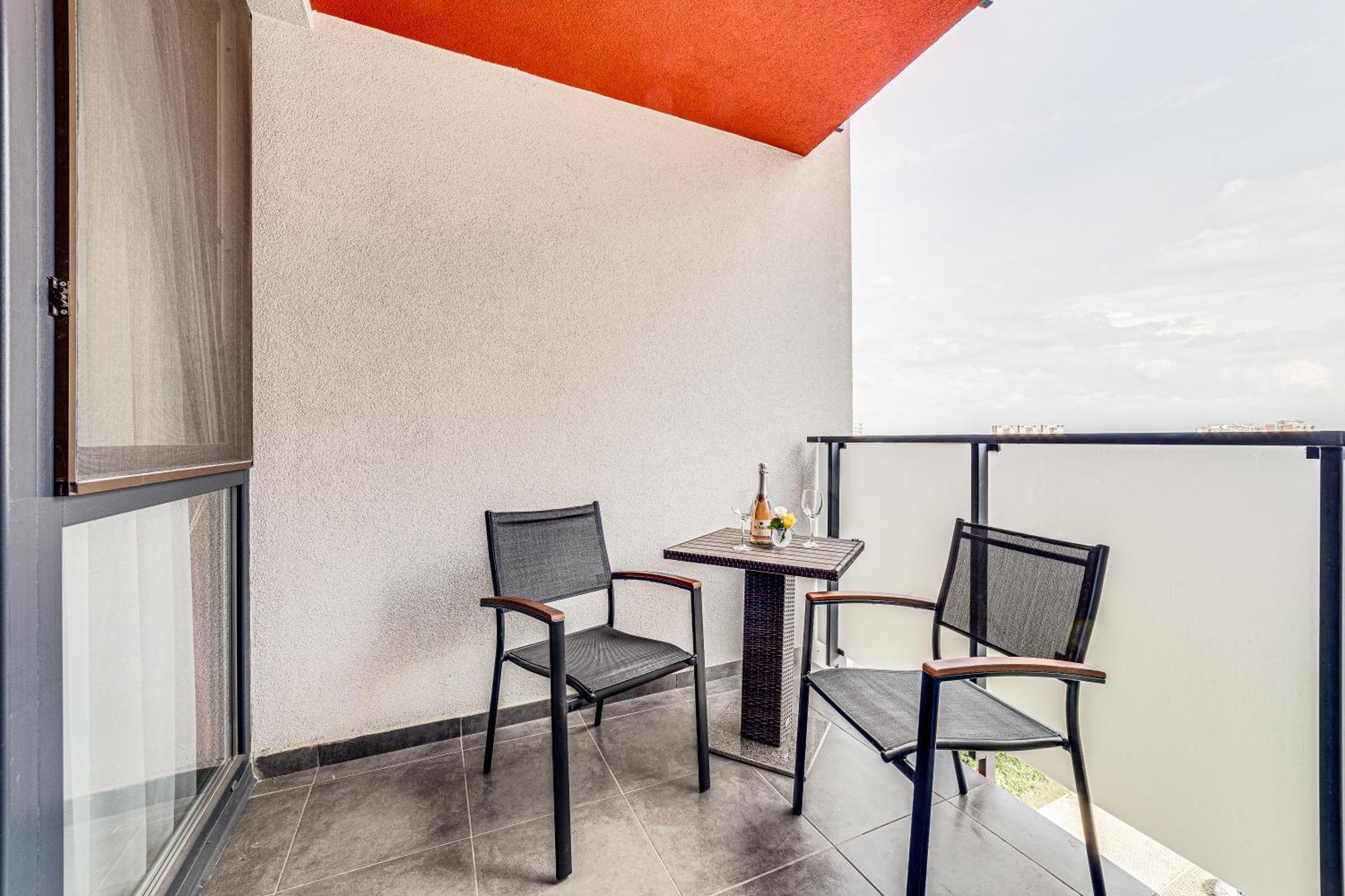 Ari - Ared Luxurious Apartments With Balcony & Free Parking Арад Экстерьер фото