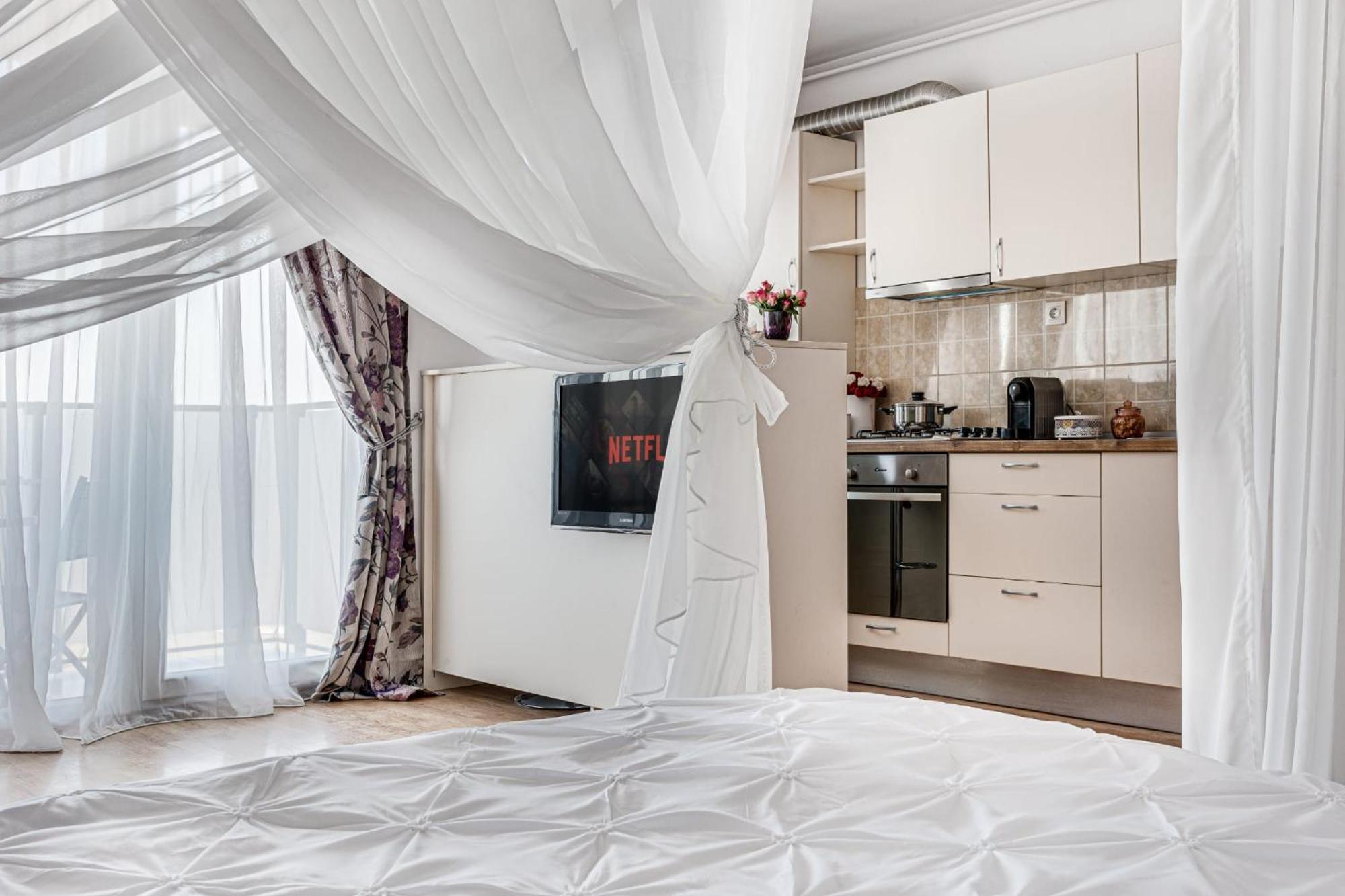 Ari - Ared Luxurious Apartments With Balcony & Free Parking Арад Экстерьер фото